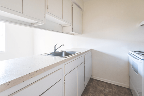 Floor plan for 2 beds, 1 bath, 900 sqft
